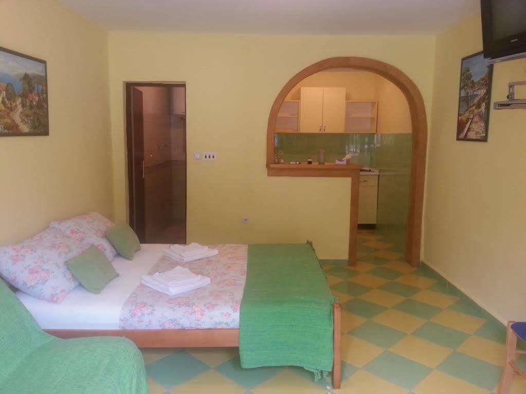 Studio Apartments Petkovic Teodo Esterno foto